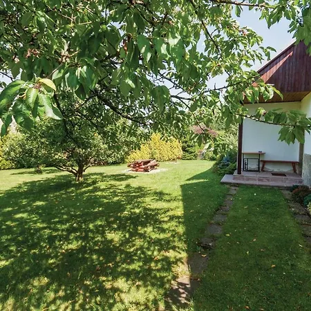 Stunning In Kaliste W Wifi 1 Bedrooms And Outdoor Swimming Pool Kaliste (Pelhrimov)